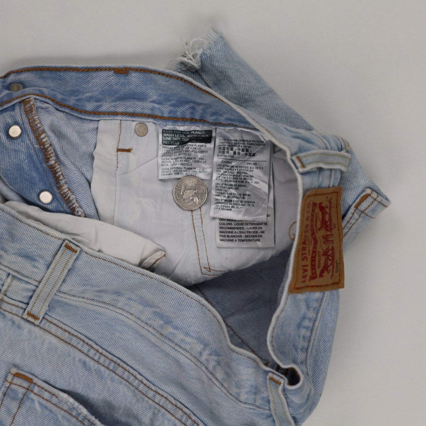Levi's 501 High-Waist Distressed Cut-Off Shorts Light Blue W31 Vintage Cotton