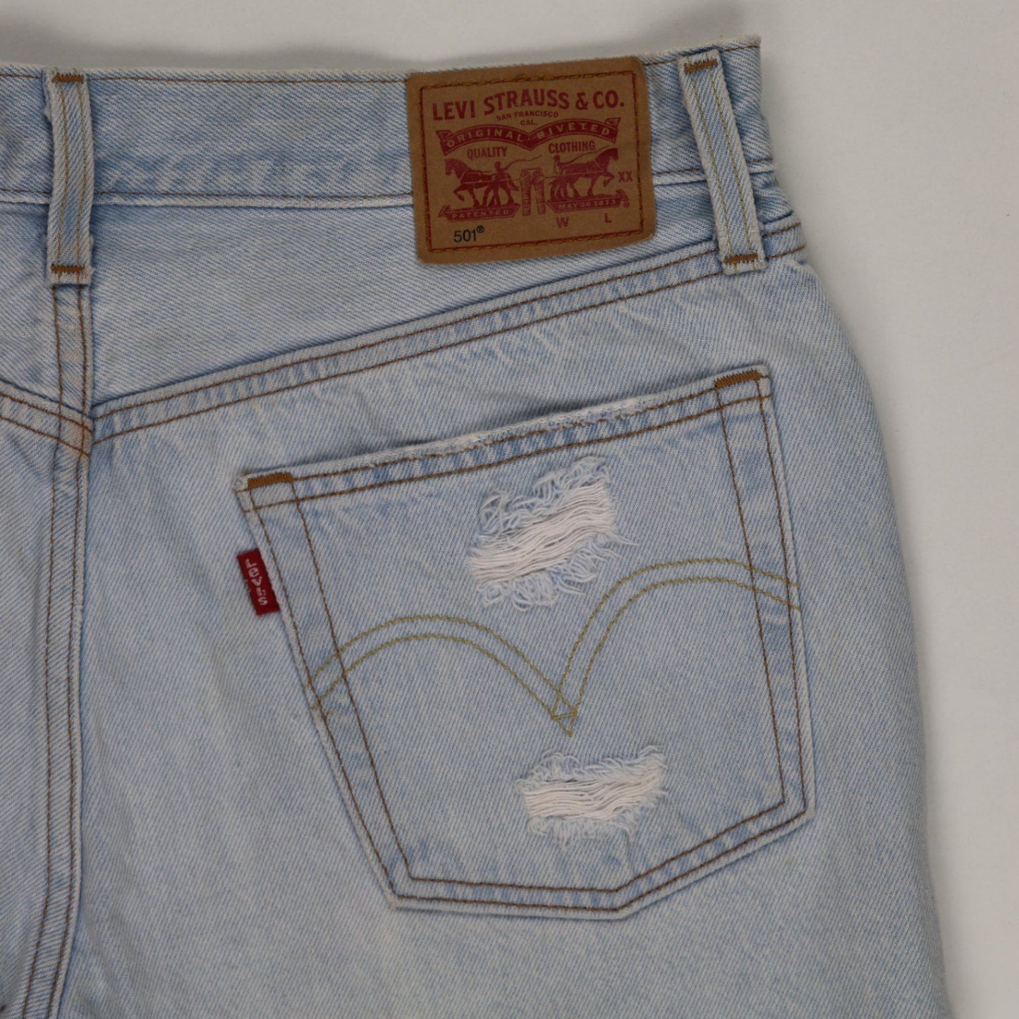 Levi's 501 Distressed Light Blue Denim Shorts W32 Vintage Cotton 7.5 cm Inseam