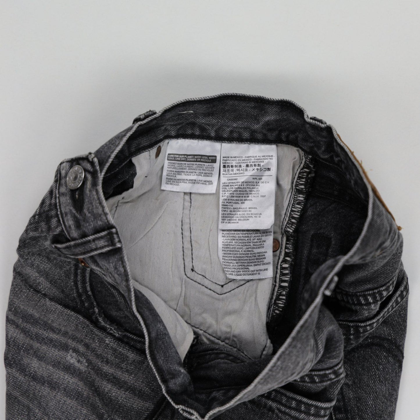 Levi's 501 High-Waisted Denim Shorts Washed Black Size L 100% Cotton 3 Inch Inseam