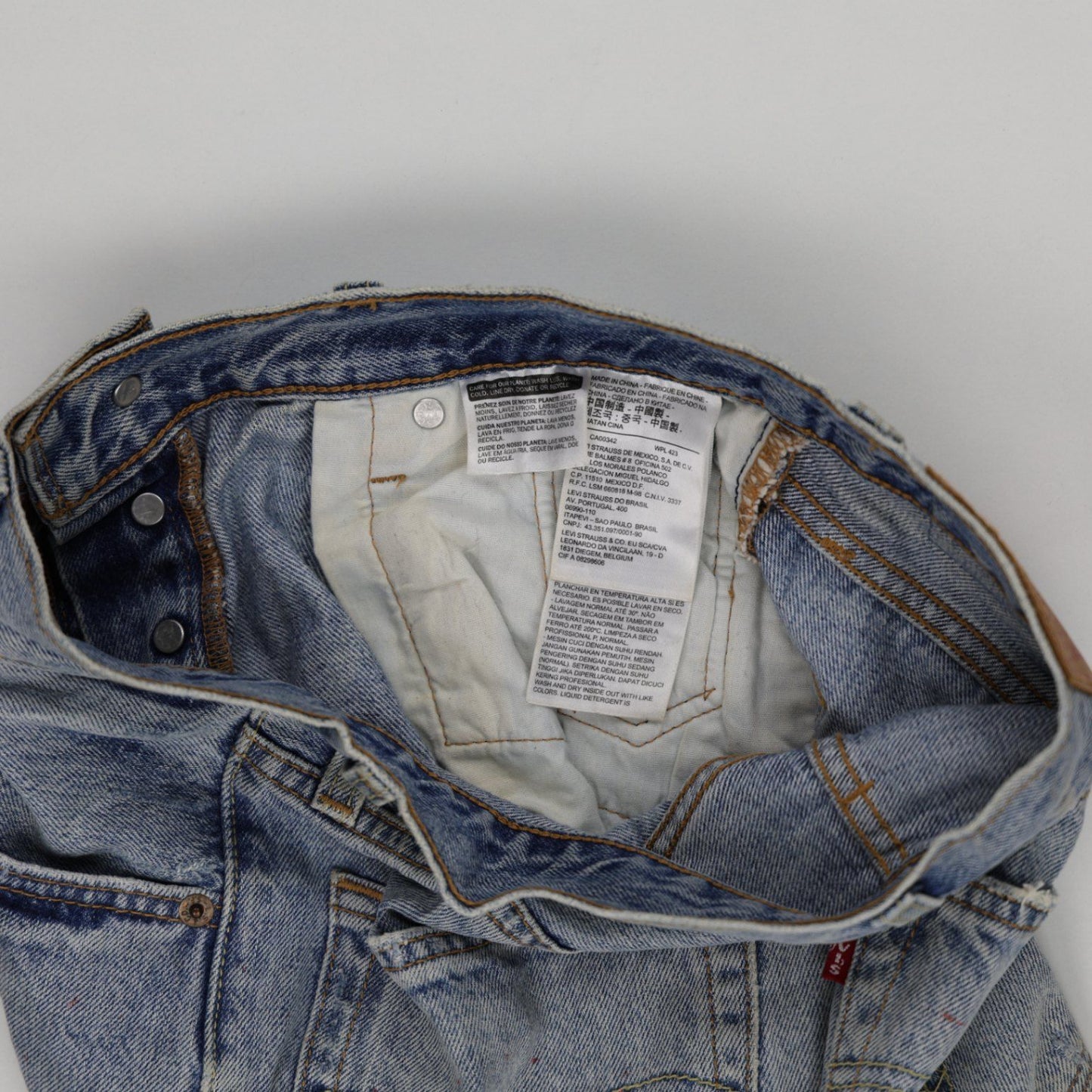 Levi's 501 Distressed Denim High Waist Women’s Shorts in Light Blue Wash, Size W28
