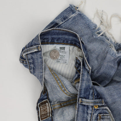 Levi's 557 Distressed Blue Denim Frayed Hem Shorts W32 L32 – Vintage Casual Style