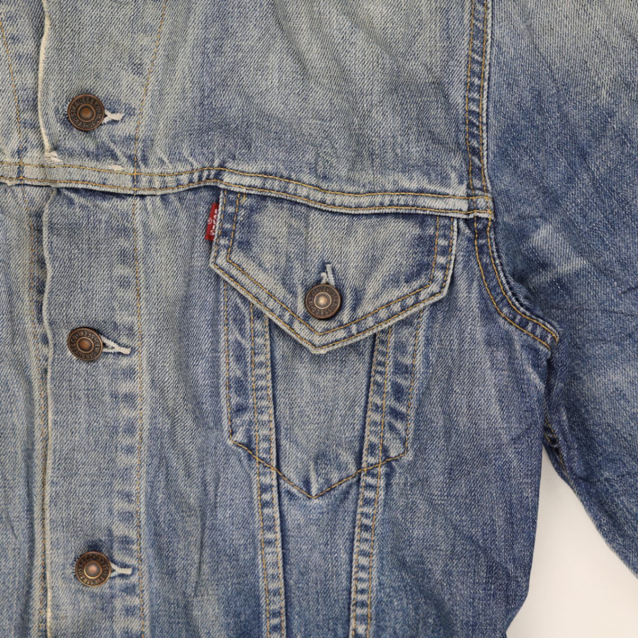 Levi's 70500 Denim Trucker Jacket Medium Blue Vintage 100 Percent Cotton Size M