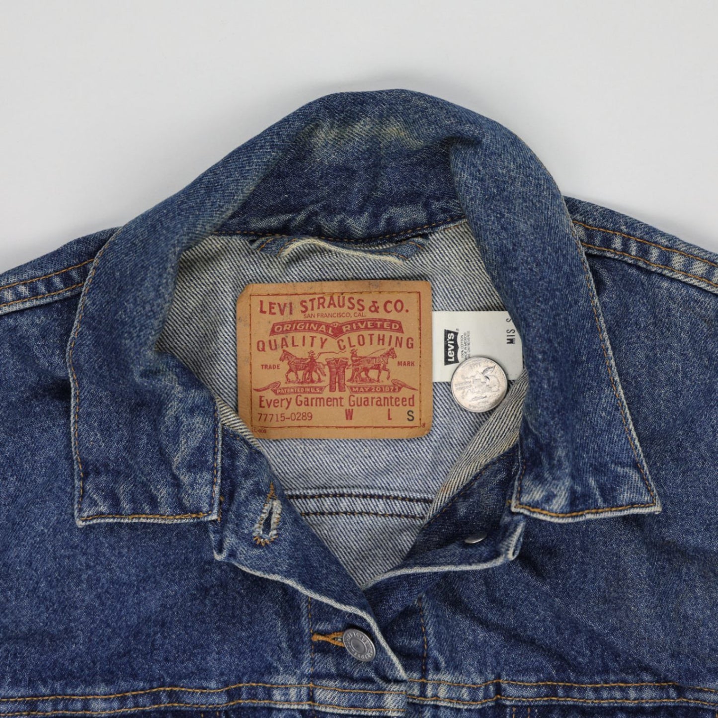 Levi's Vintage Blue Denim Jacket Women's Large Short Cotton Collared