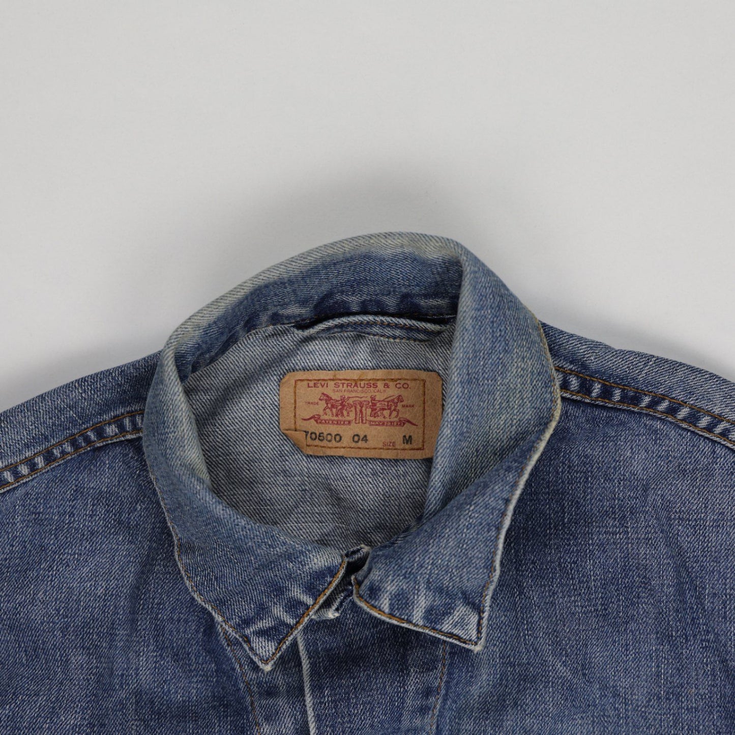 Levi's 70500 Classic Denim Jacket Medium Blue Vintage Unisex Size Medium 100 Percent Cotton Collared
