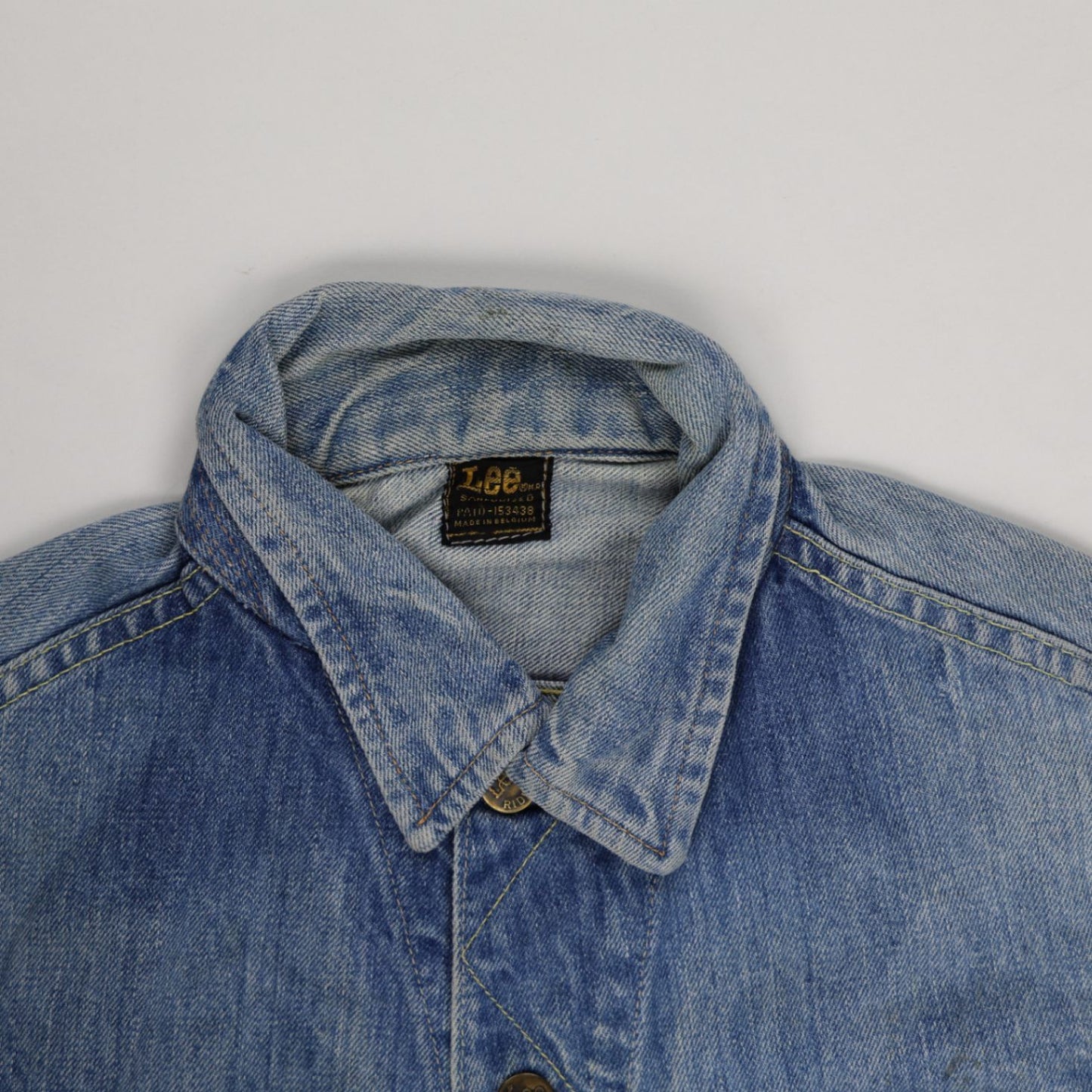 Lee Riders Vintage Blue Denim Jacket Medium 100 Percent Cotton Collared
