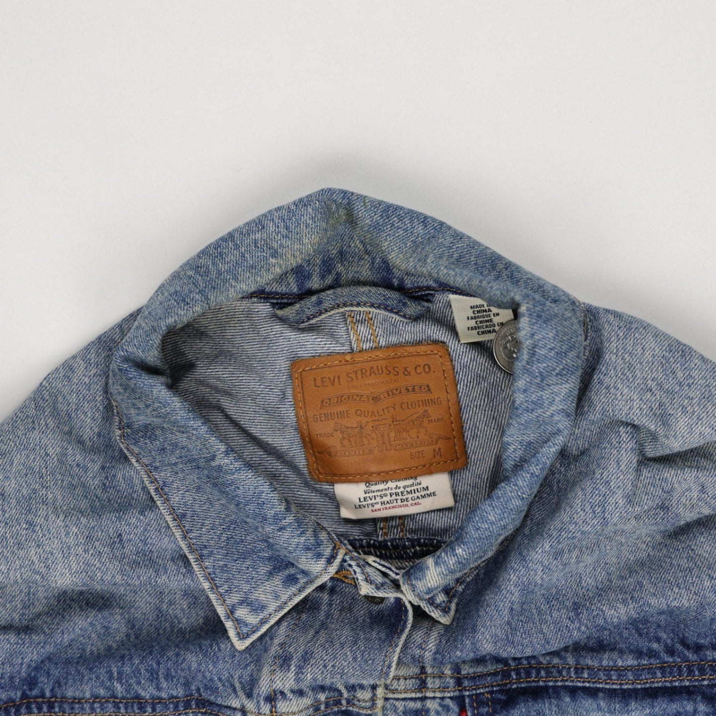 Levi's WaterLess Premium Denim Jacket Vintage Blue Medium Cotton Blend Collared
