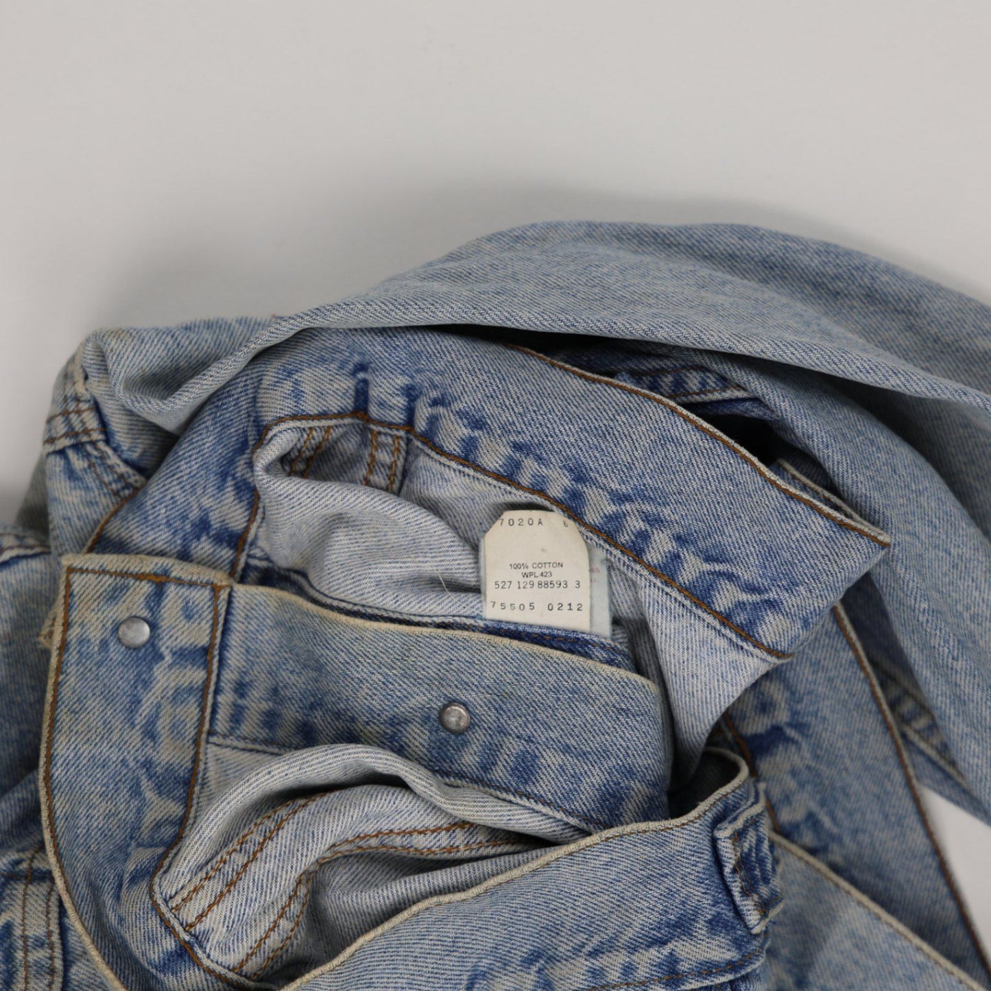 Levi's Vintage Stonewash Blue Denim Jacket Large 100 Percent Cotton Collared