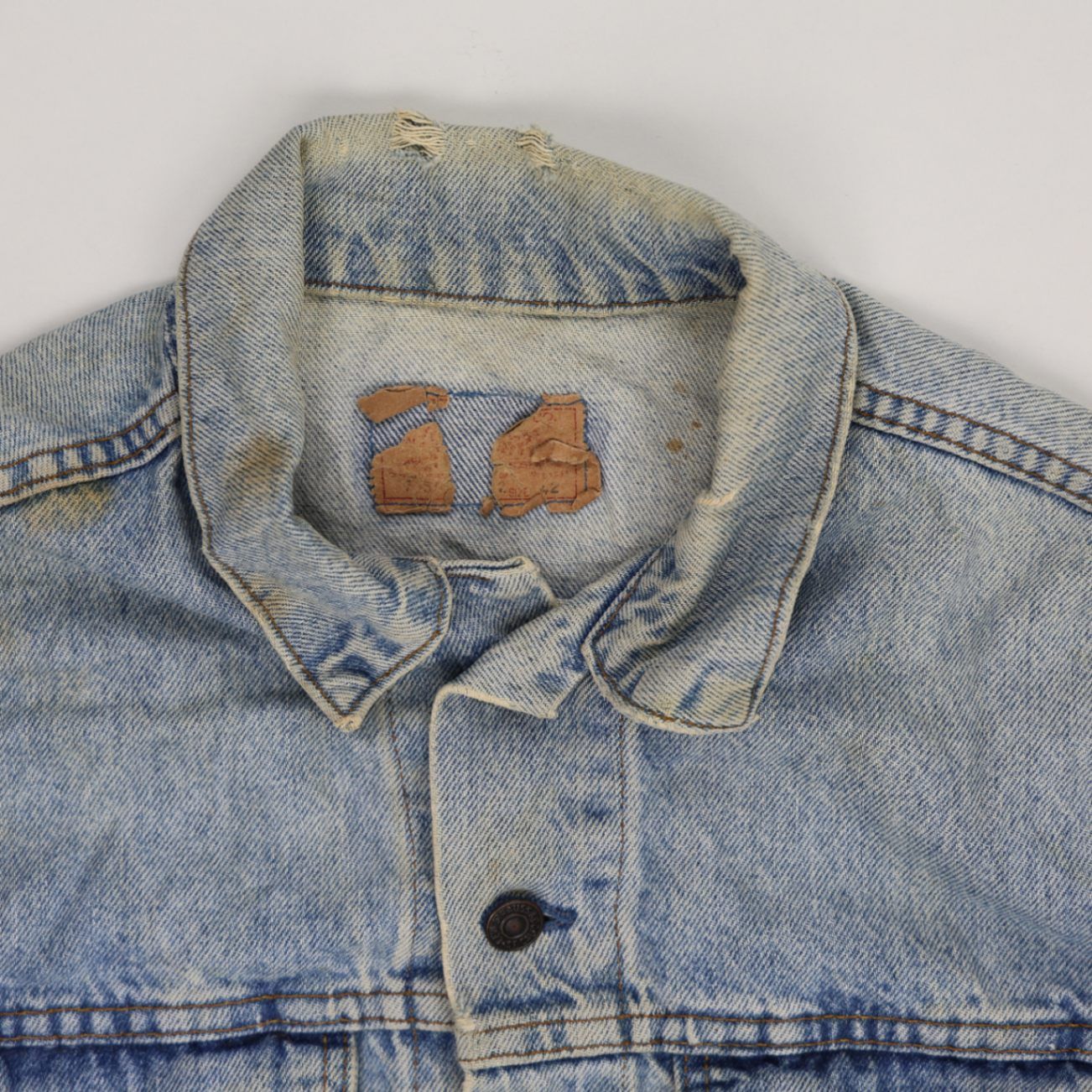 Levi's Vintage Stonewash Blue Denim Jacket Large 100 Percent Cotton Collared