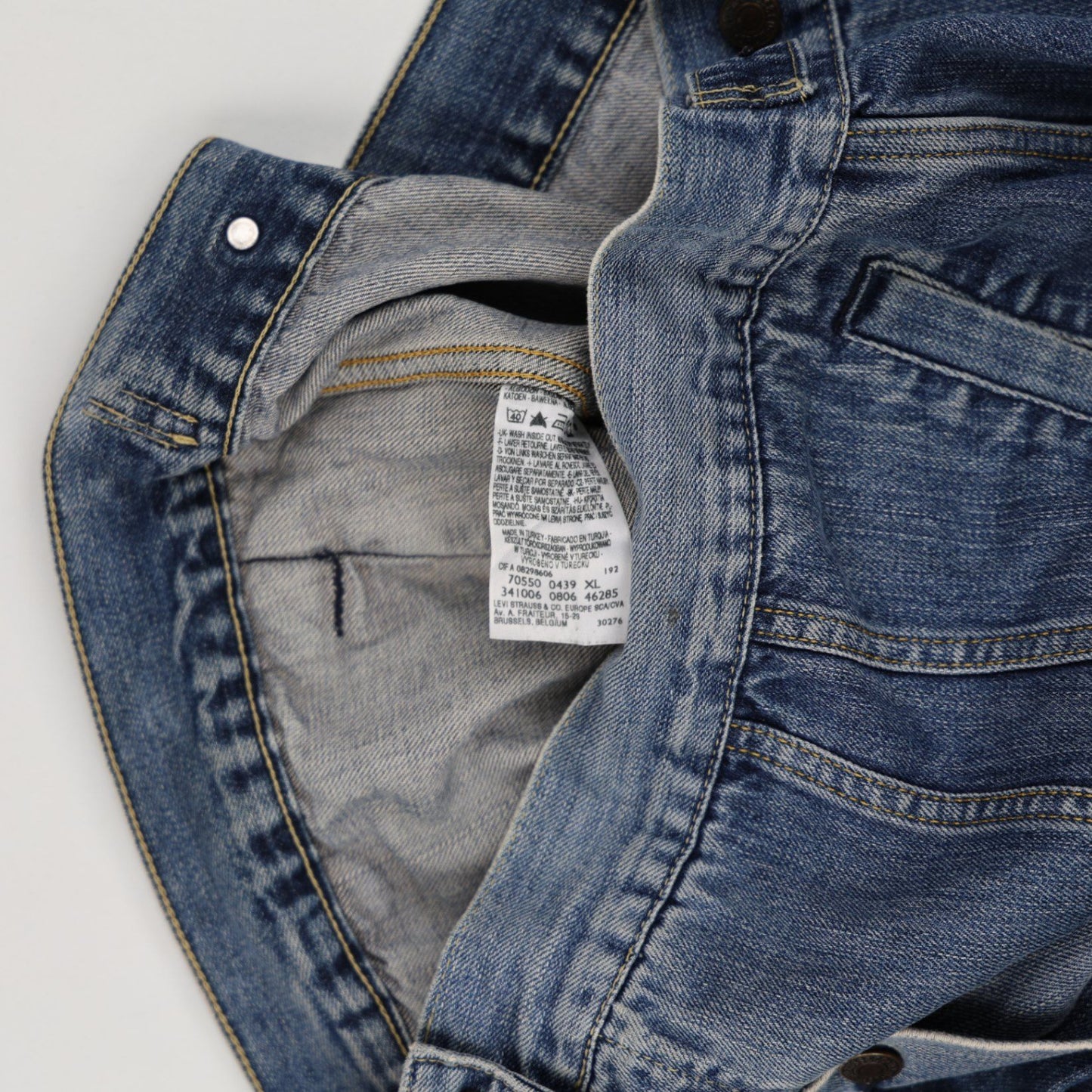 Levi's 70550 Vintage Blue Denim Trucker Jacket XL 100 Percent Cotton