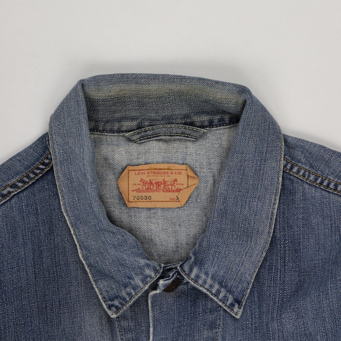 Levi's 70550 Vintage Blue Denim Trucker Jacket XL 100 Percent Cotton