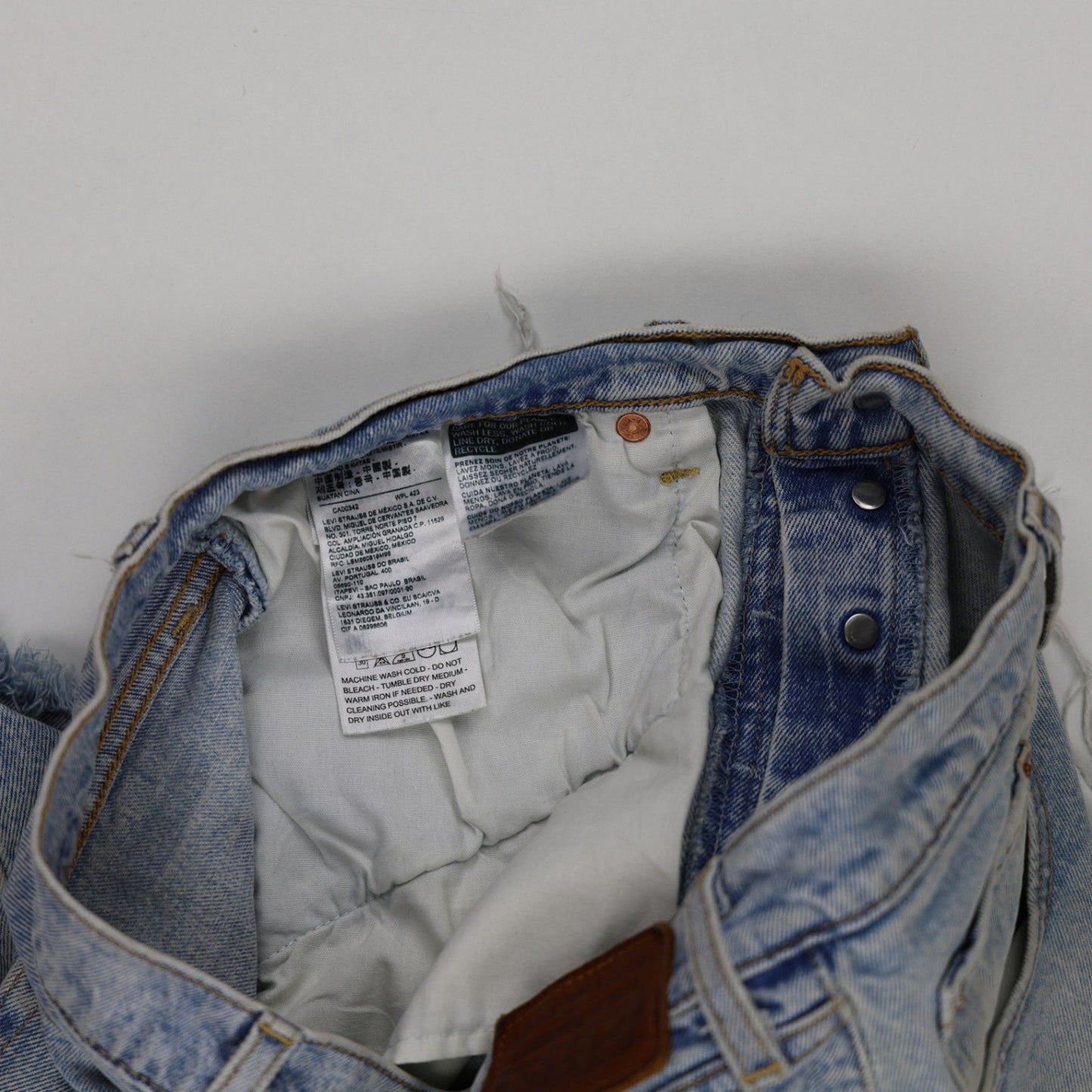 Levi's Vintage High Waisted Cut Off Denim Shorts Light Blue W30 100 Percent Cotton