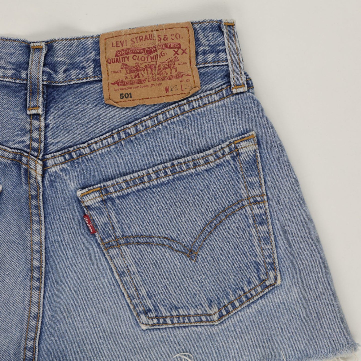 Levi's 501 High-Waisted Vintage Denim Shorts Classic Blue W28 100% Cotton Frayed Hem