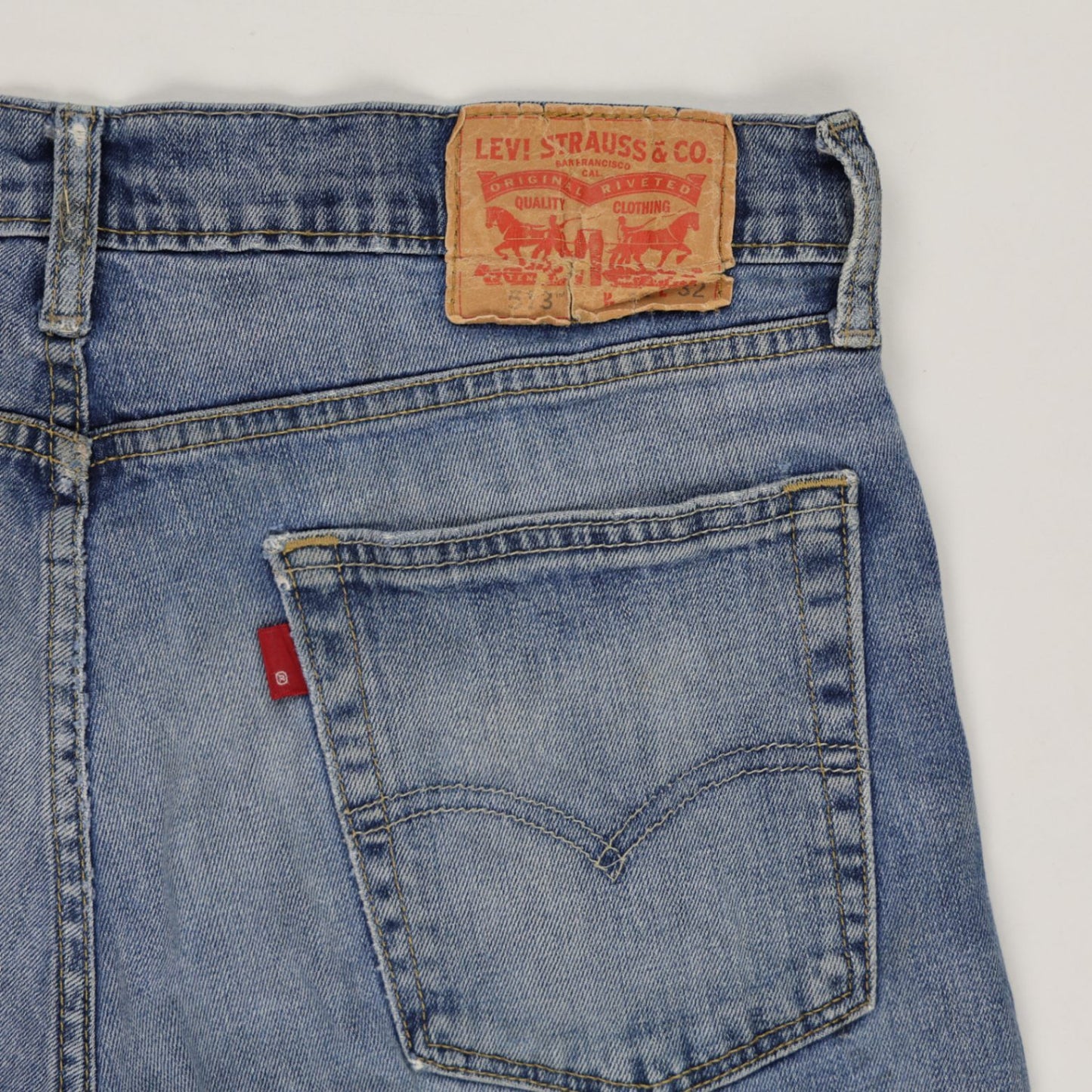 Levi's Vintage Blue Cut-Off Denim Shorts Women's Medium 6 Inch Inseam Cotton
