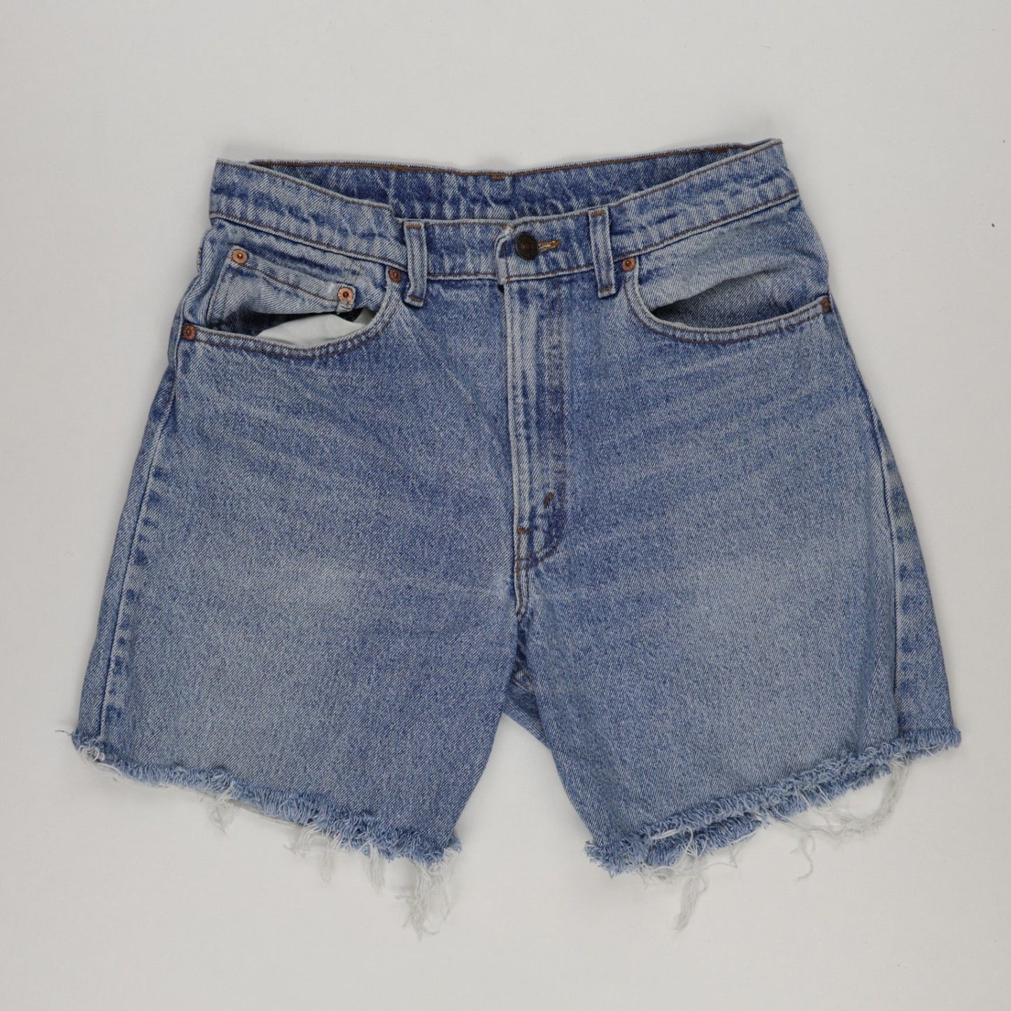 Levi's Vintage 550 Light Blue Denim Shorts 34W Casual Cotton 9 Inch Inseam