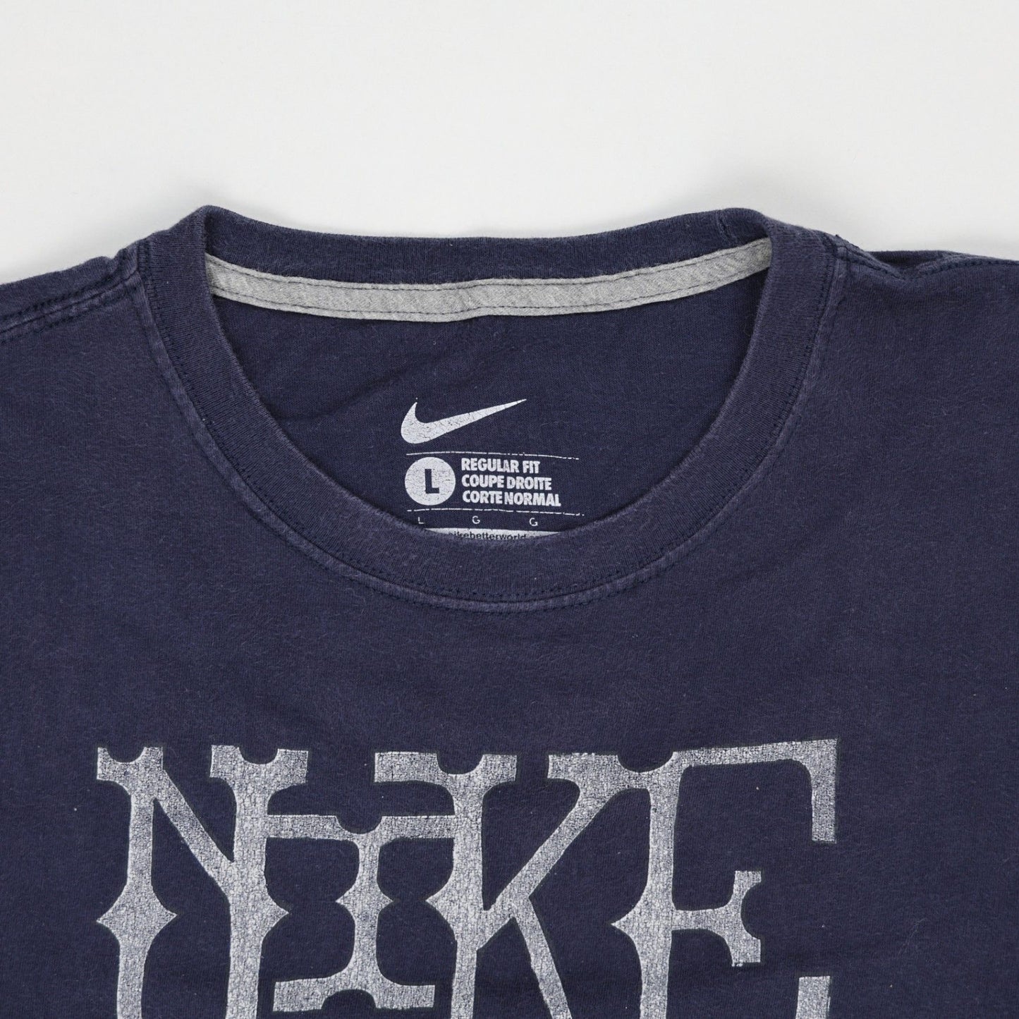 Nike Navy Graphic Print T-Shirt Large Cotton Blend Crew Neck Vintage
