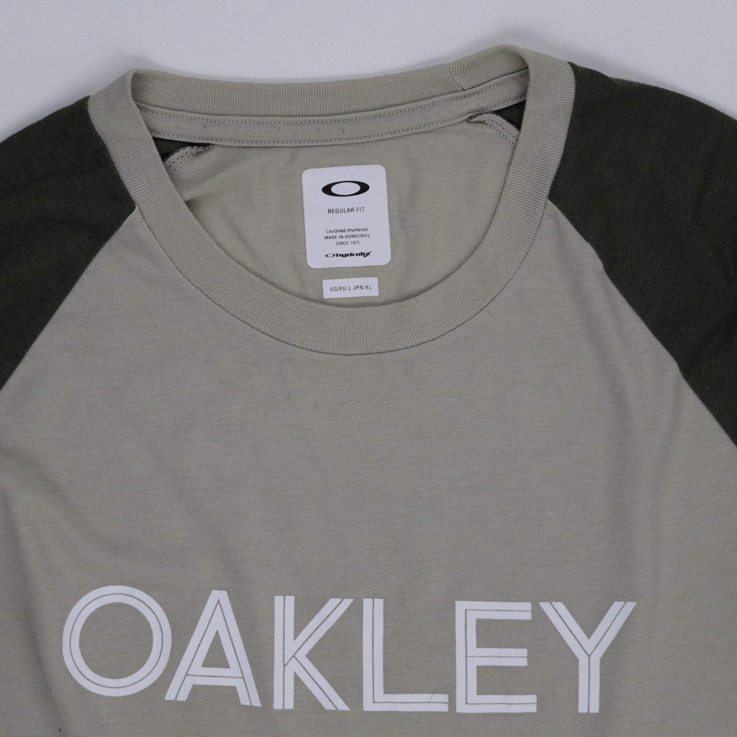 Oakley Raglan Graphic T-Shirt Khaki Black XL Cotton Blend Crew Neck