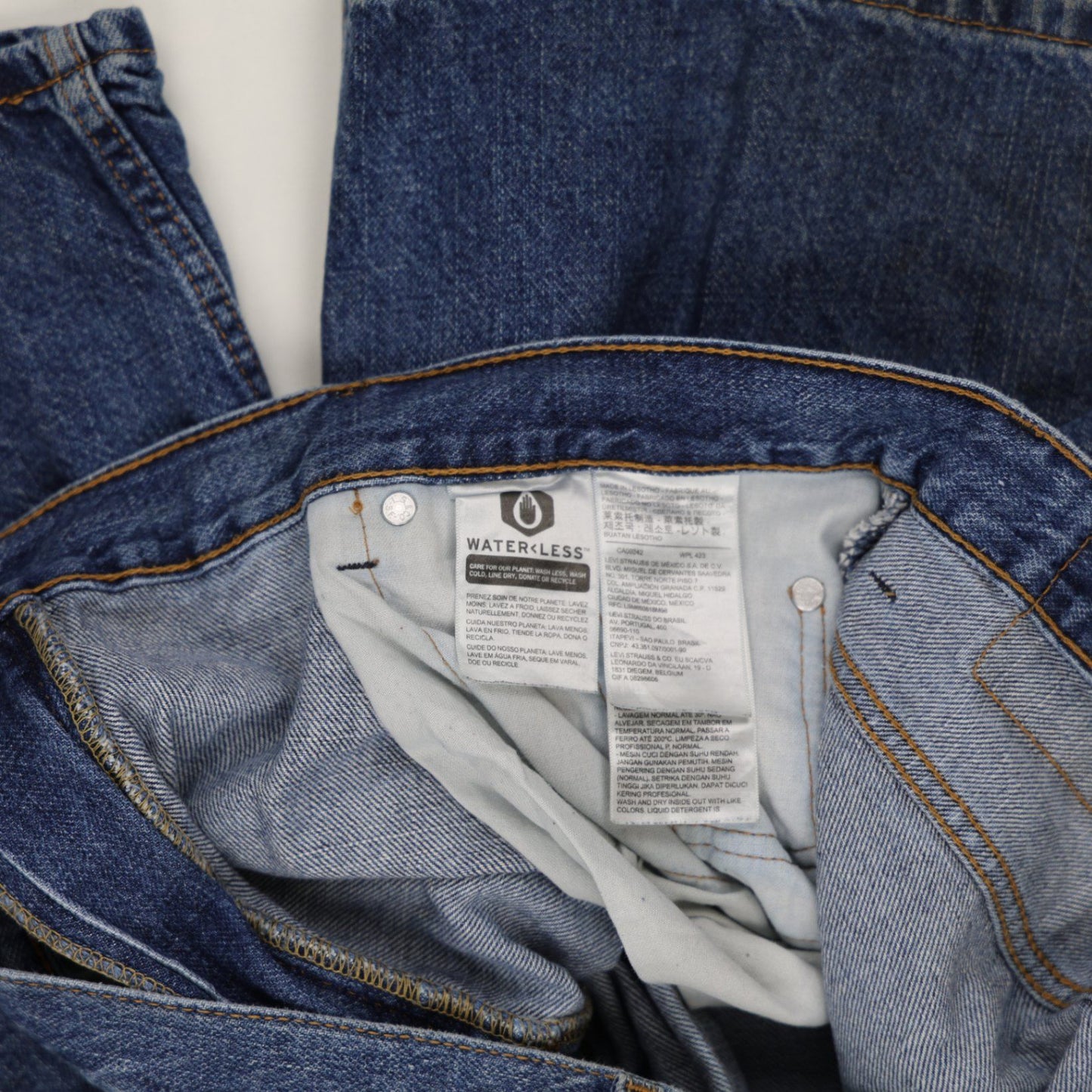 Levi's 550 Vintage Blue Denim Shorts W42 Cotton Relaxed Fit