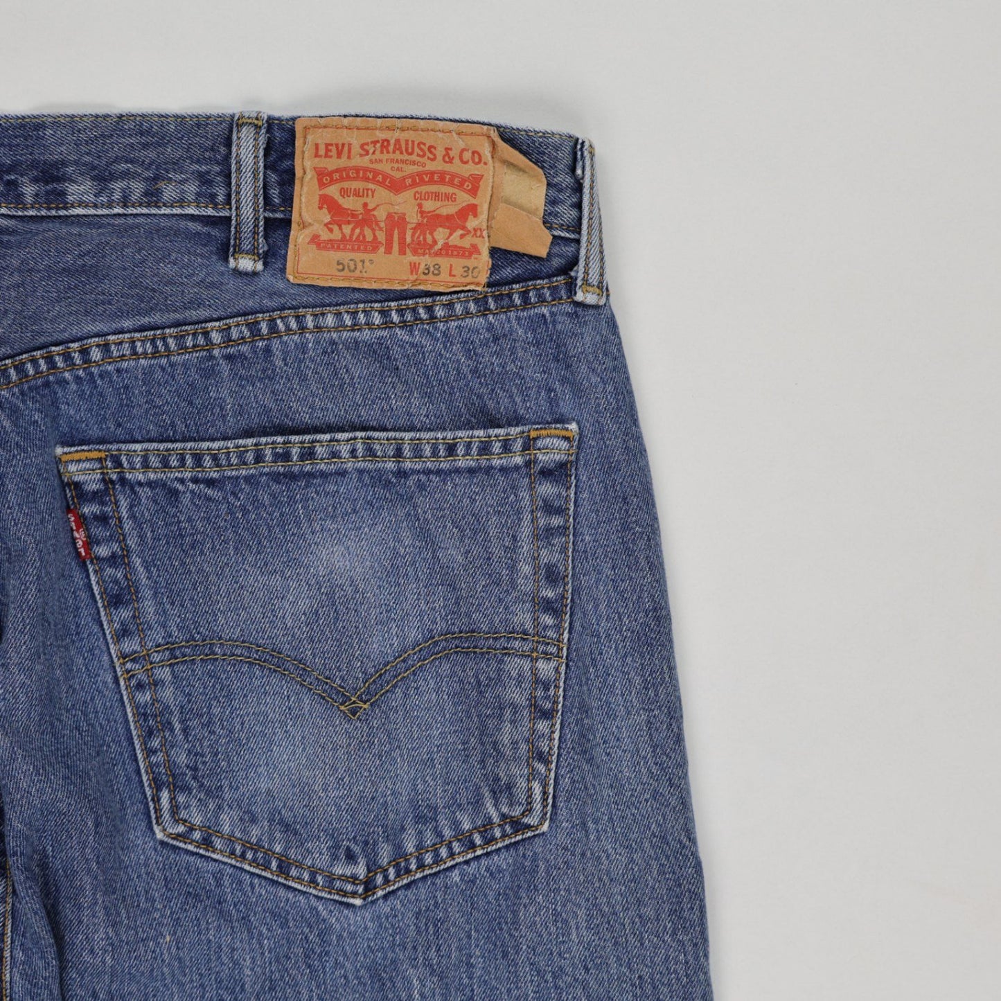 Levi's 501 Original Fit Blue Denim Jeans W38 L30 100% Cotton Vintage Straight Leg