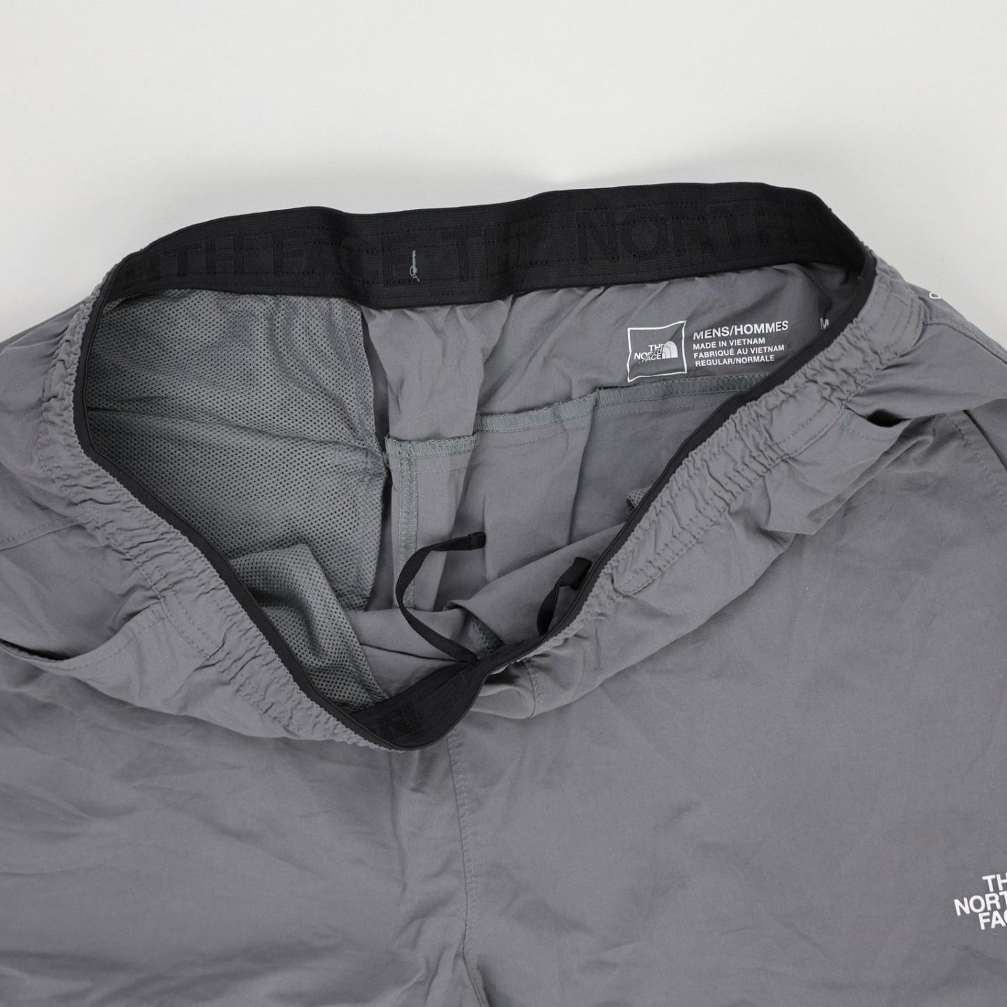 The North Face Grey Regular Fit Men's Lightweight Nylon Trousers Size M 76 Inseam