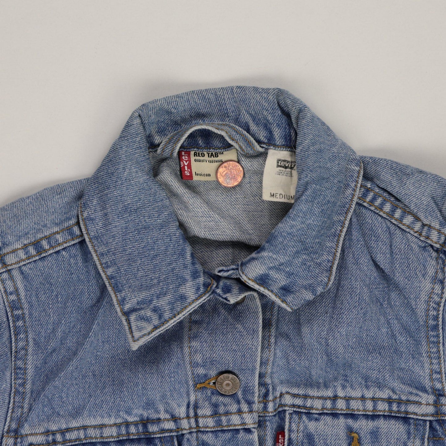 Levi's Medium Blue Denim Jacket Cotton Denim Collared Neckline