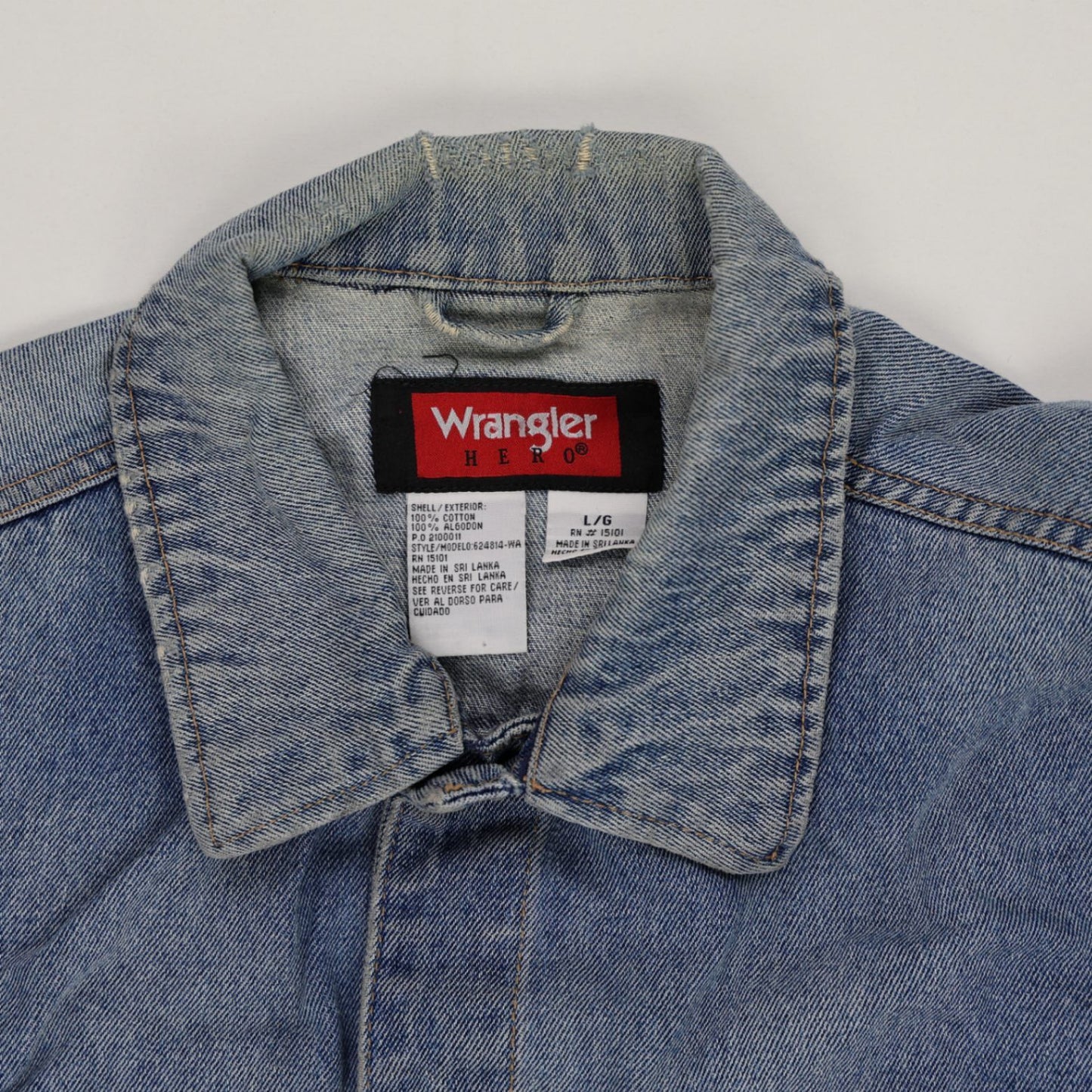 Wrangler Hero Vintage Blue Denim Jacket Large 100 Percent Cotton Collared