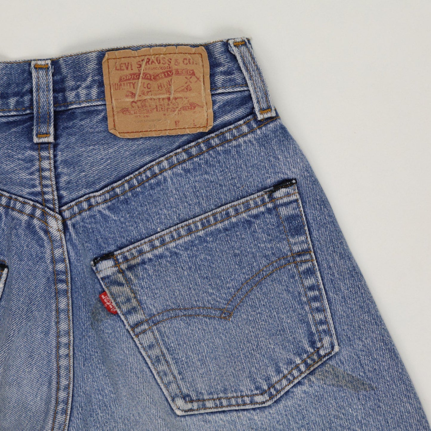 Levi's Vintage Distressed Blue Denim Cut Off Shorts Women's Medium 30in Waist 20cm Inseam Cotton