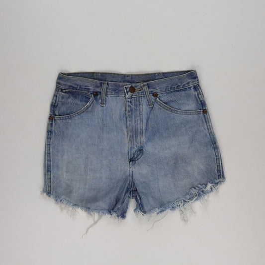 Wrangler Vintage Light Blue Distressed Denim Shorts Womens 32W 4 Inch Inseam 100 Percent Cotton