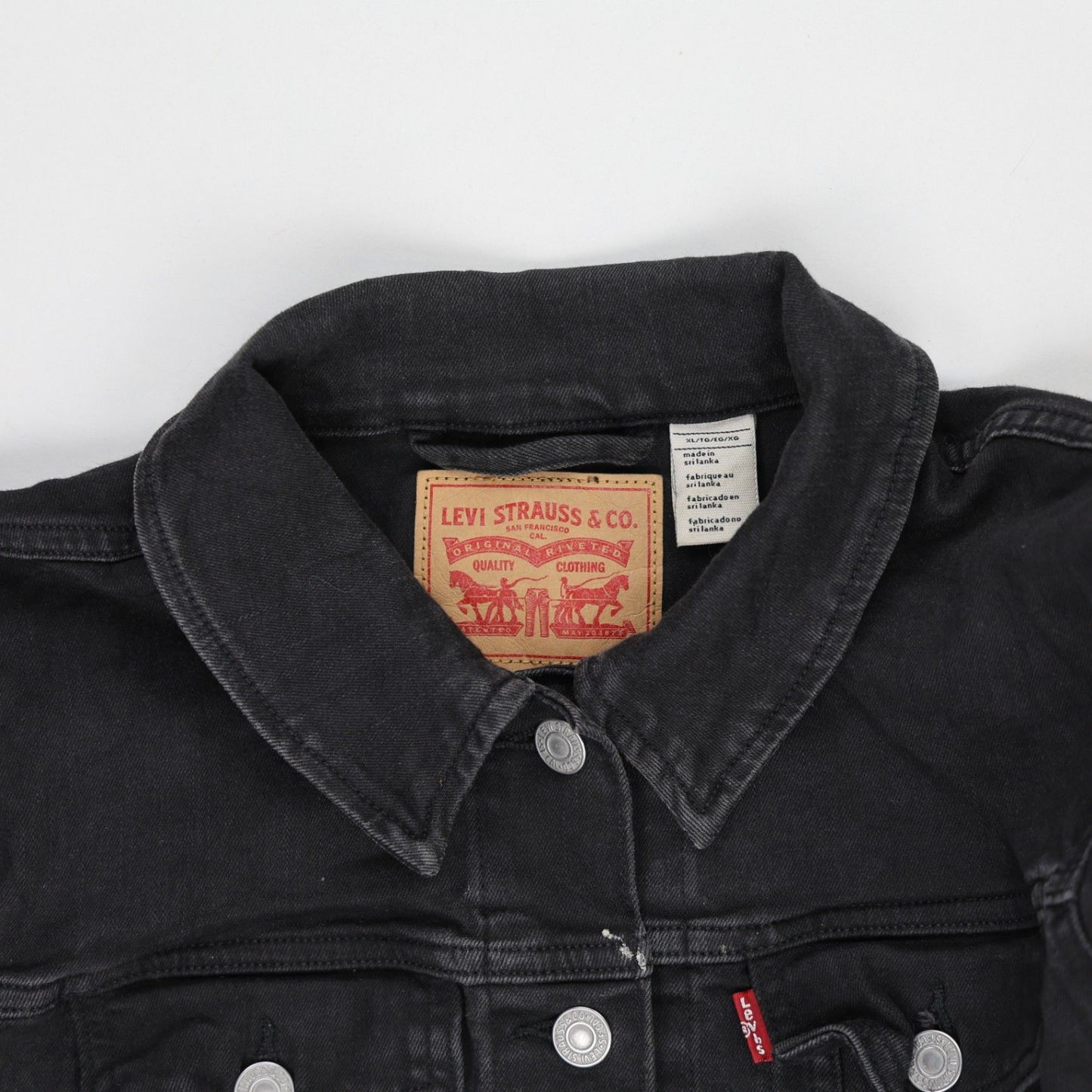 Levi's Black Denim Trucker Jacket Large 100 Percent Cotton Mens Activewear