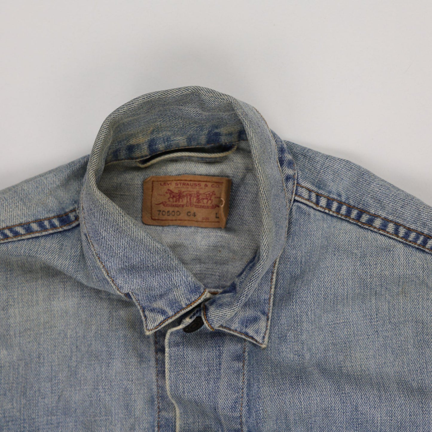 Levi's Vintage Light Blue Denim Trucker Jacket Model 70500 Men's Size L Cotton