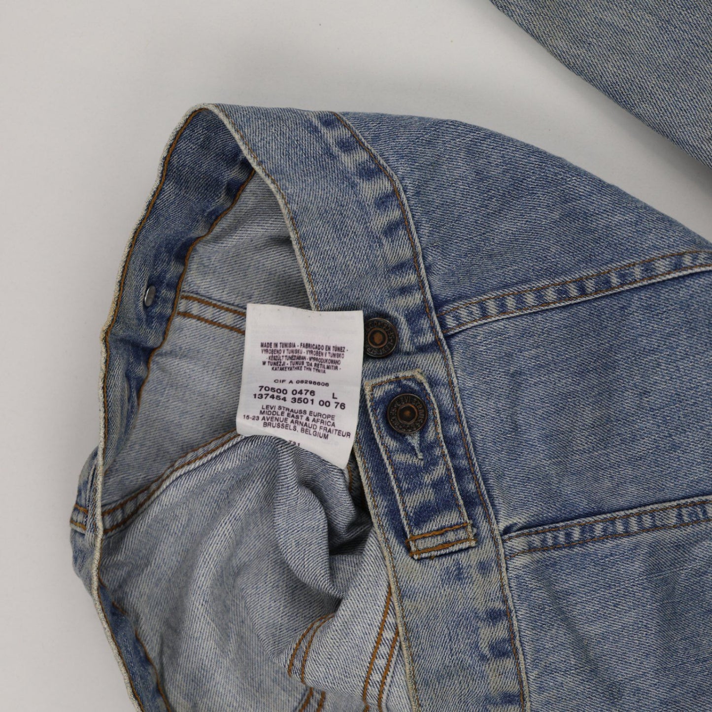 Levi's Vintage Light Blue Denim Trucker Jacket Model 70500 Men's Size L Cotton