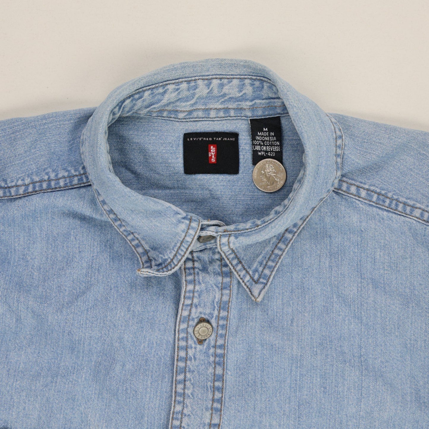 Levi's Casual Denim Shirt Blue Medium 100 Percent Cotton Long Sleeve Collared