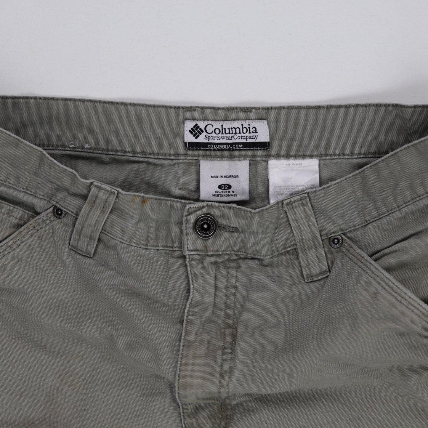 Columbia Grey Cargo Shorts for Men Size 32 Cotton 9 Inch Inseam