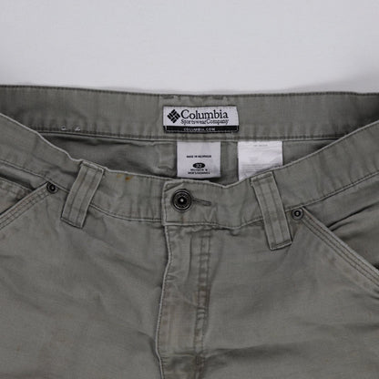 Columbia Grey Cargo Shorts for Men Size 32 Cotton 9 Inch Inseam