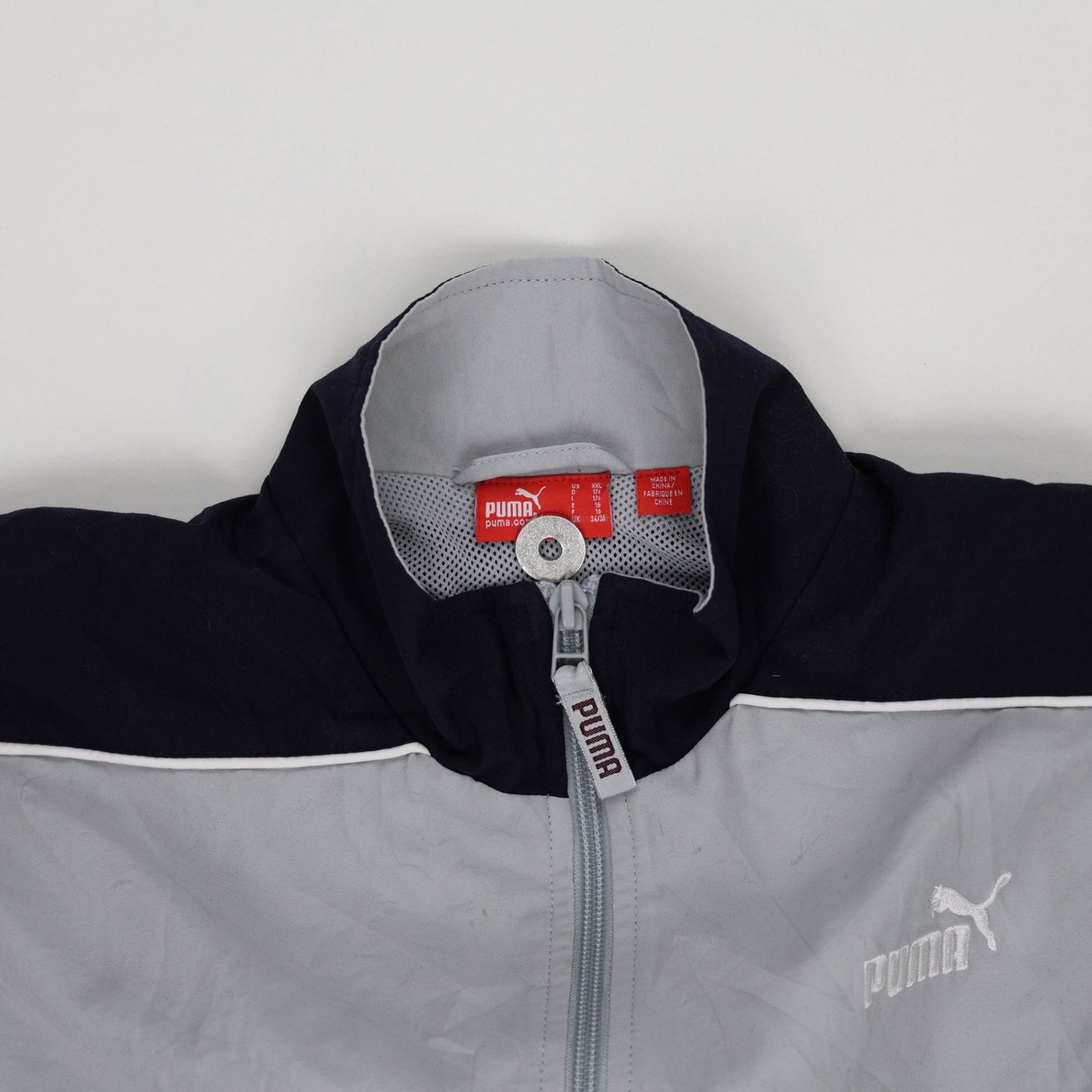 PUMA Vintage Grey Black Full Zip Lightweight Track Jacket Men Size Large Nylon Polyester