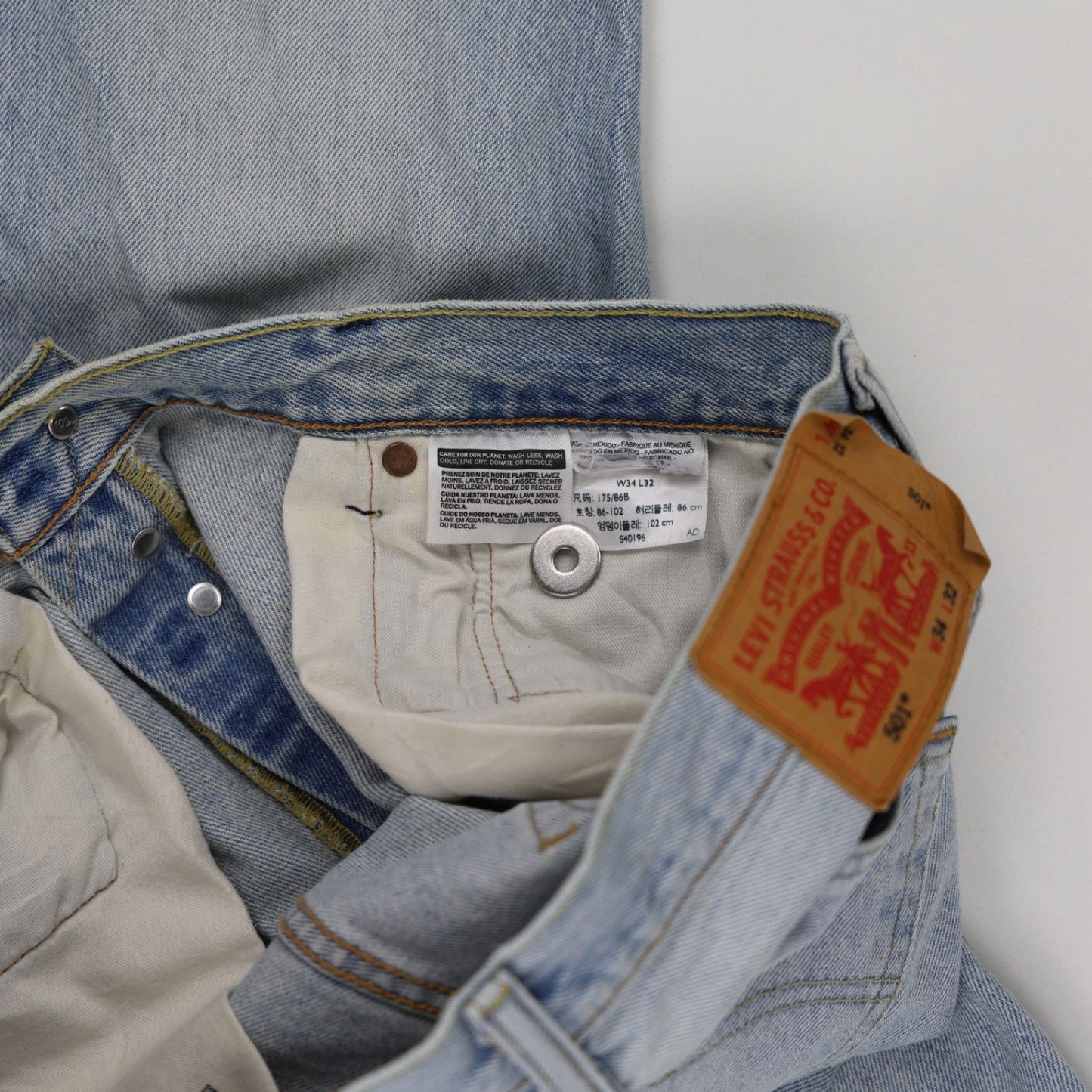 Levi's 501 Light Blue Denim Jeans W34 L32 Straight Fit Vintage Cotton