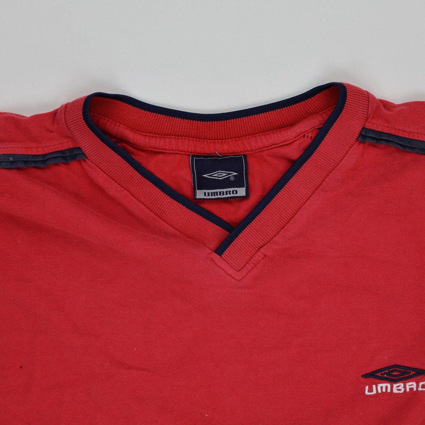 Umbro Vintage Red Cotton V-Neck Men's T-Shirt Large Sportswear