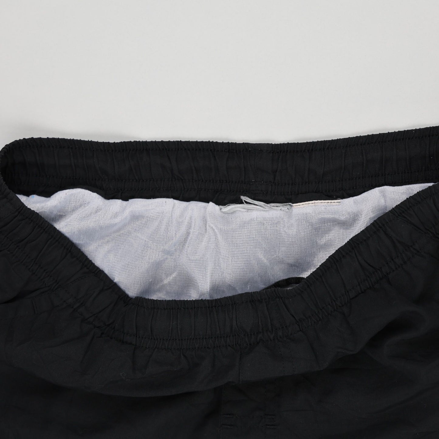 Lotto Black Sports Shorts for Men Size L 21 Inseam Polyester