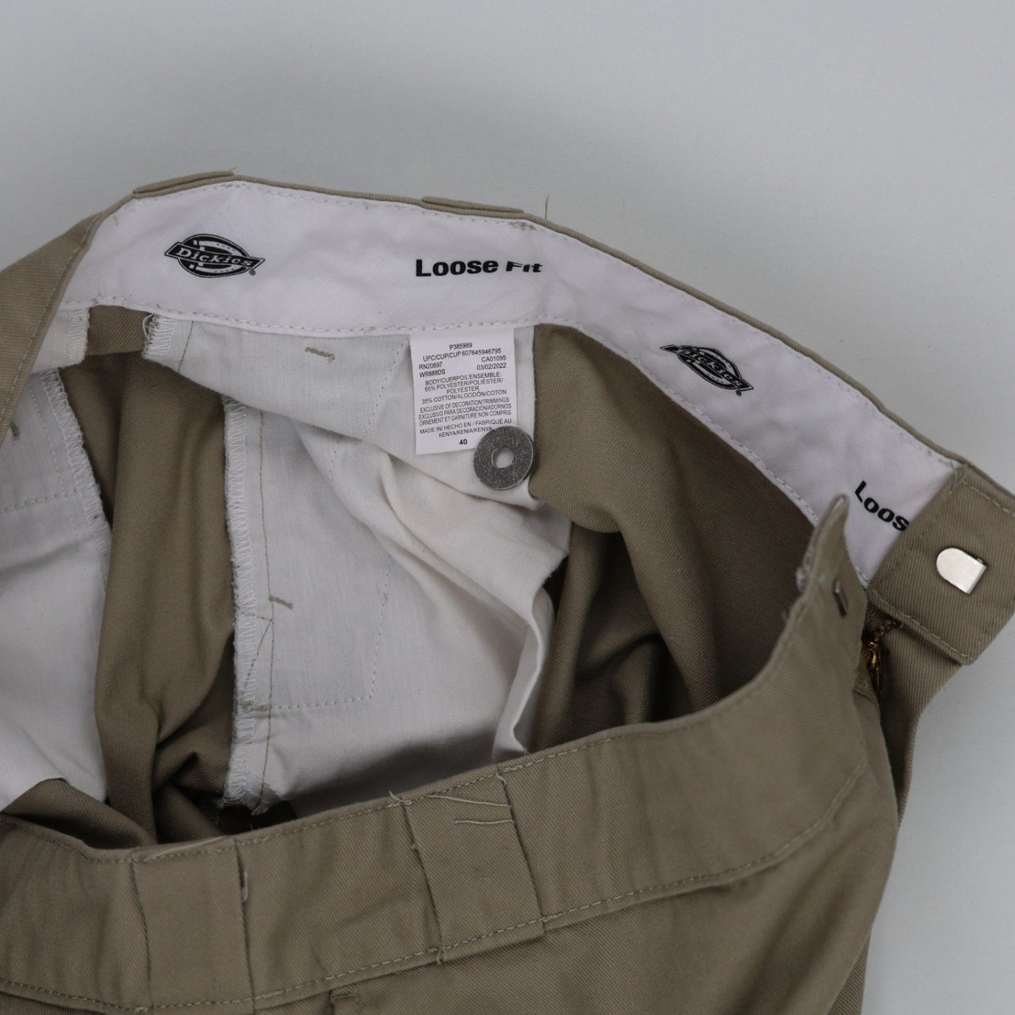Dickies Cargo Shorts Khaki Size 40 Loose Fit 65% Polyester 35% Cotton