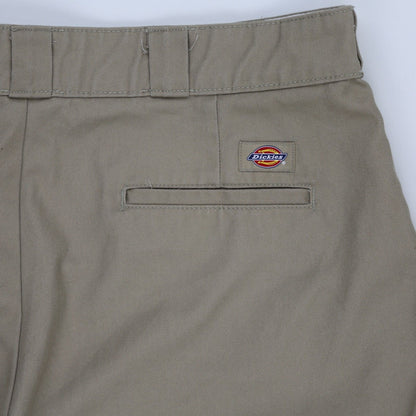 Dickies Cargo Shorts Khaki Size 40 Loose Fit 65% Polyester 35% Cotton