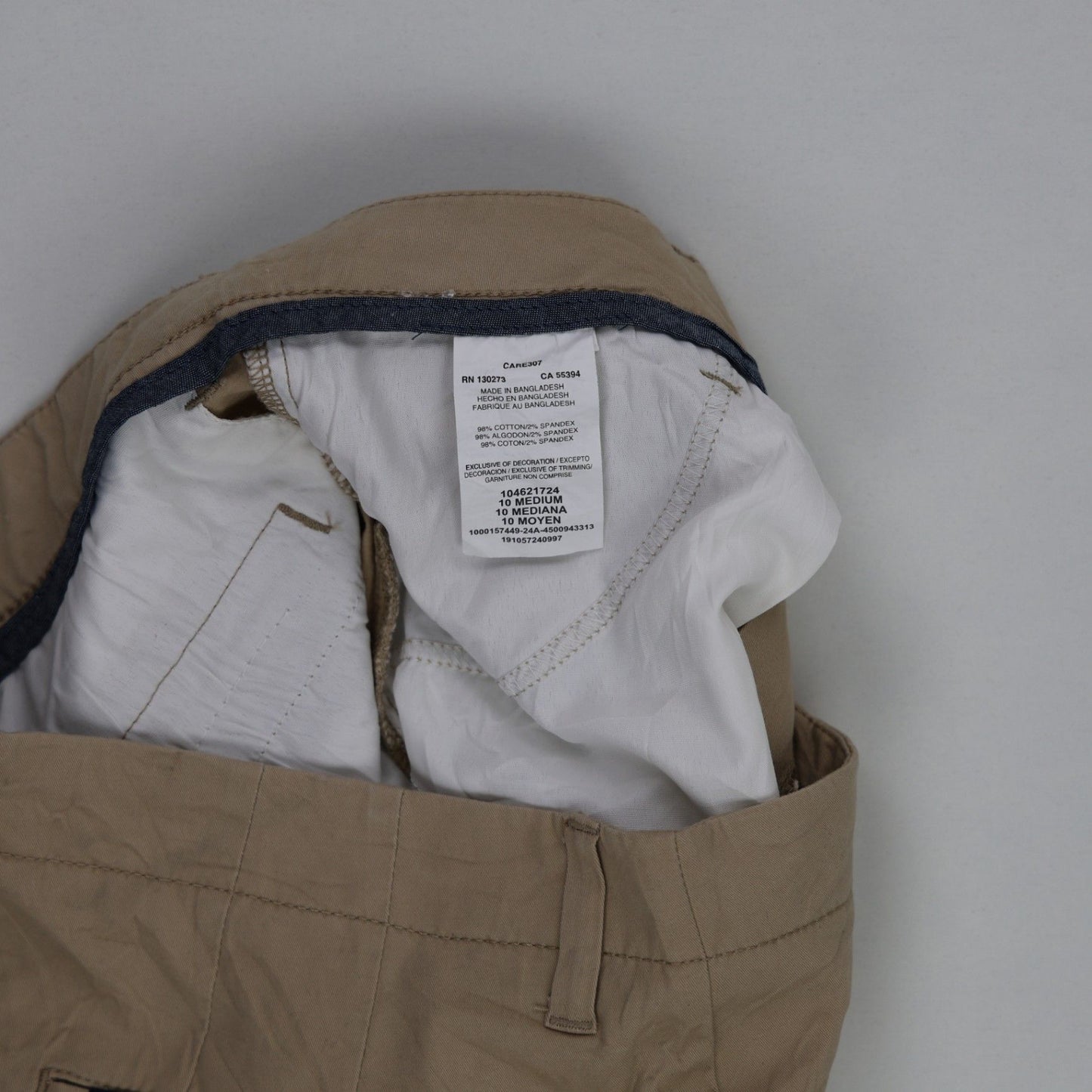 Lee Men's Khaki Chino Shorts 32 Inch Waist Size M 98 Percent Cotton 2 Percent Spandex