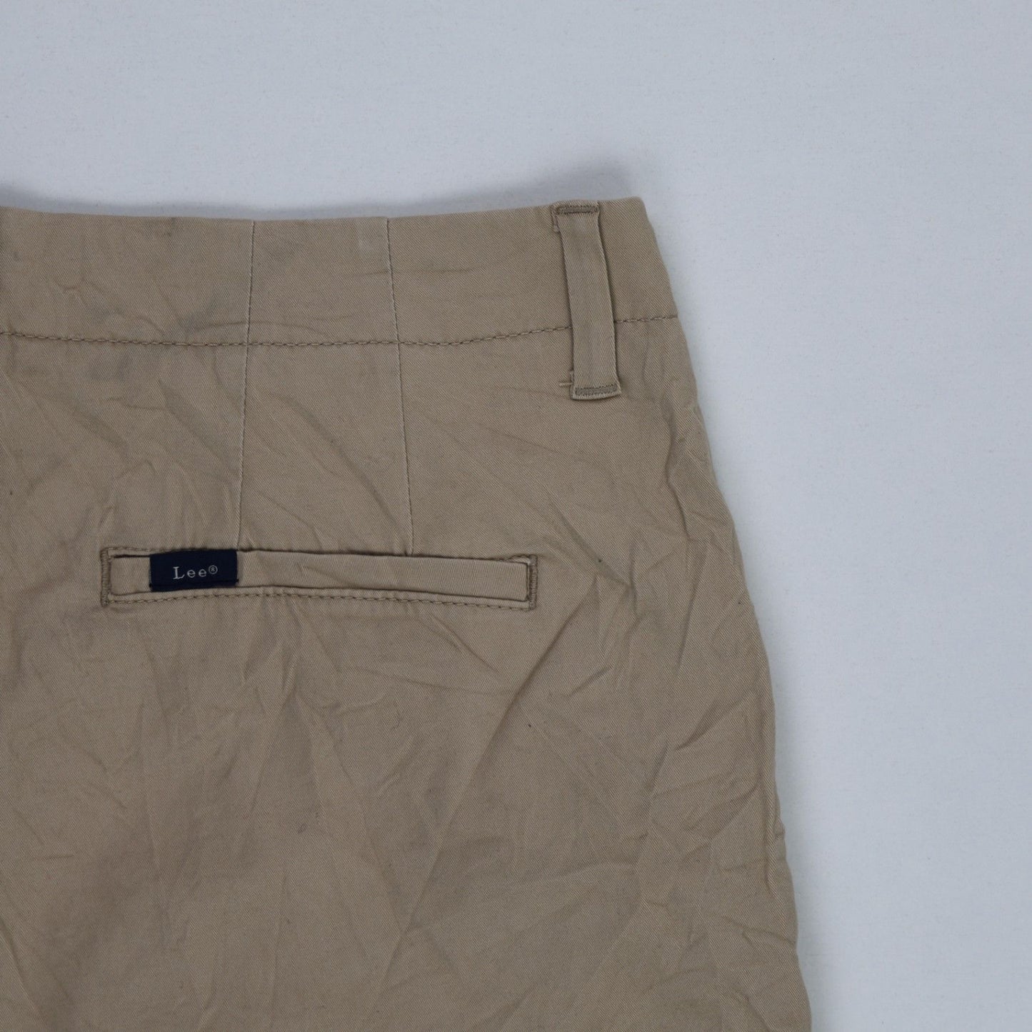 Lee Men's Khaki Chino Shorts 32 Inch Waist Size M 98 Percent Cotton 2 Percent Spandex