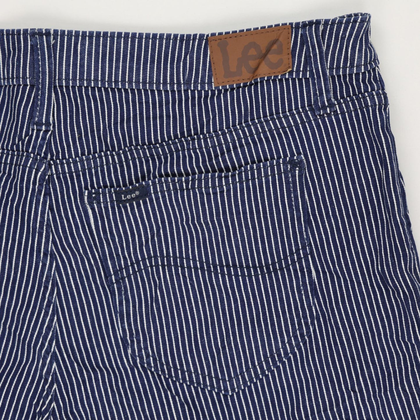 Lee Women's Navy Blue and White Striped Shorts Size 14 Medium 100 Percent Cotton 12 Inch Inseam