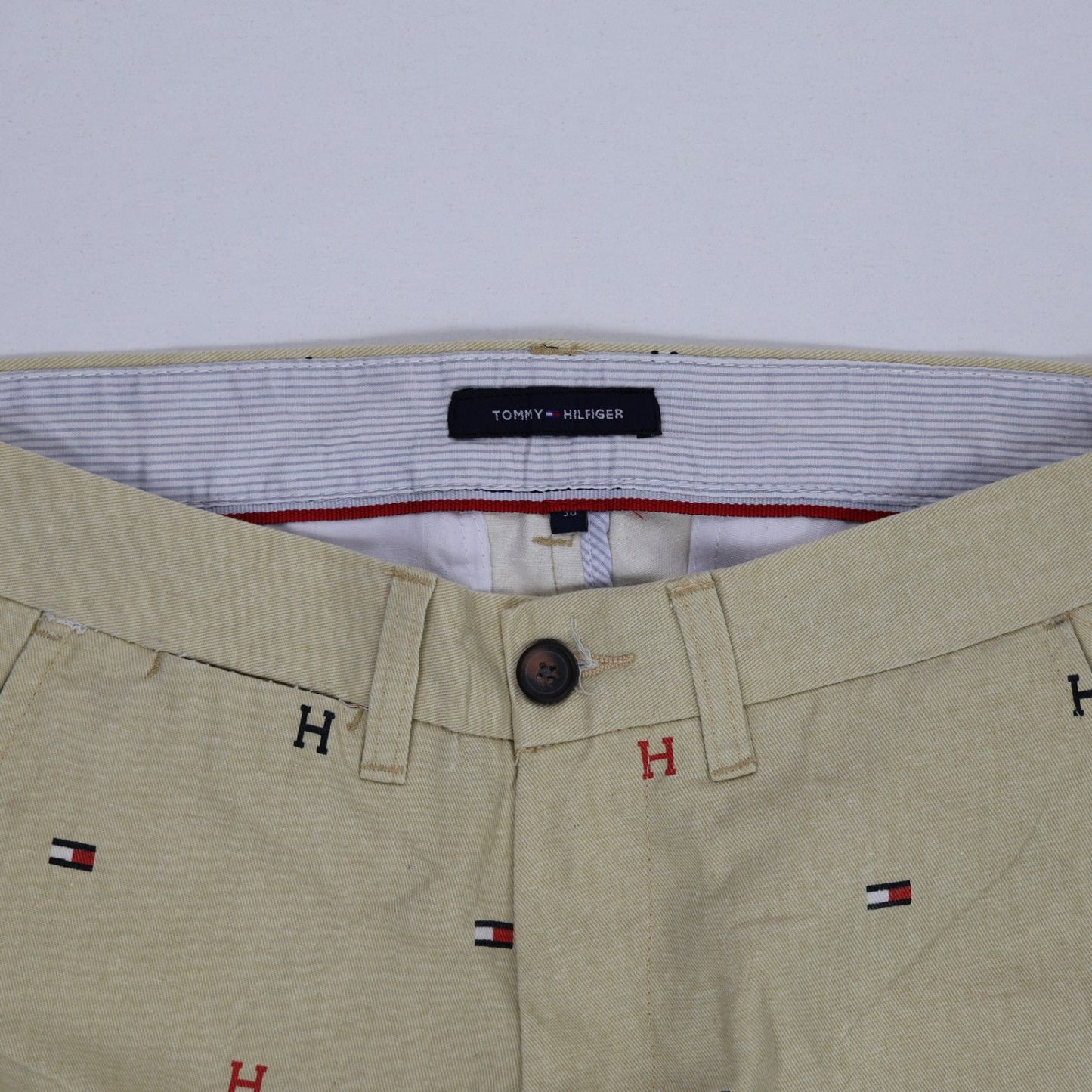 Tommy Hilfiger Khaki Smart Casual Shorts 32 Inch Waist 9 Inch Inseam Cotton